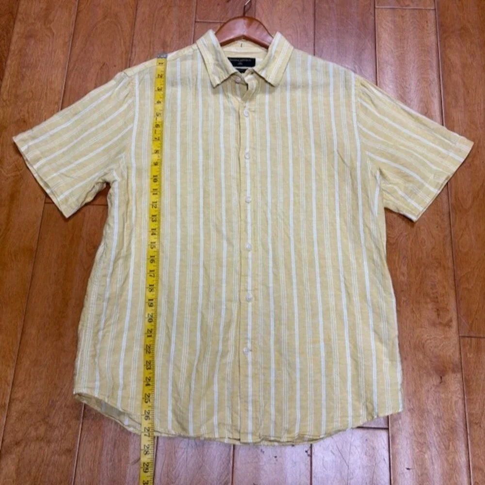 Banana Republic features linen